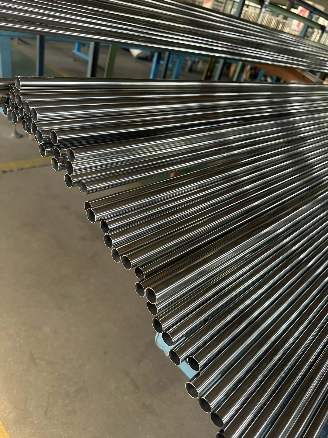 Seamless welded stainless steel pipe